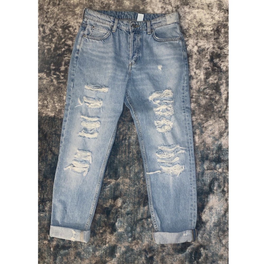H&M denim distressed boyfriend jeans